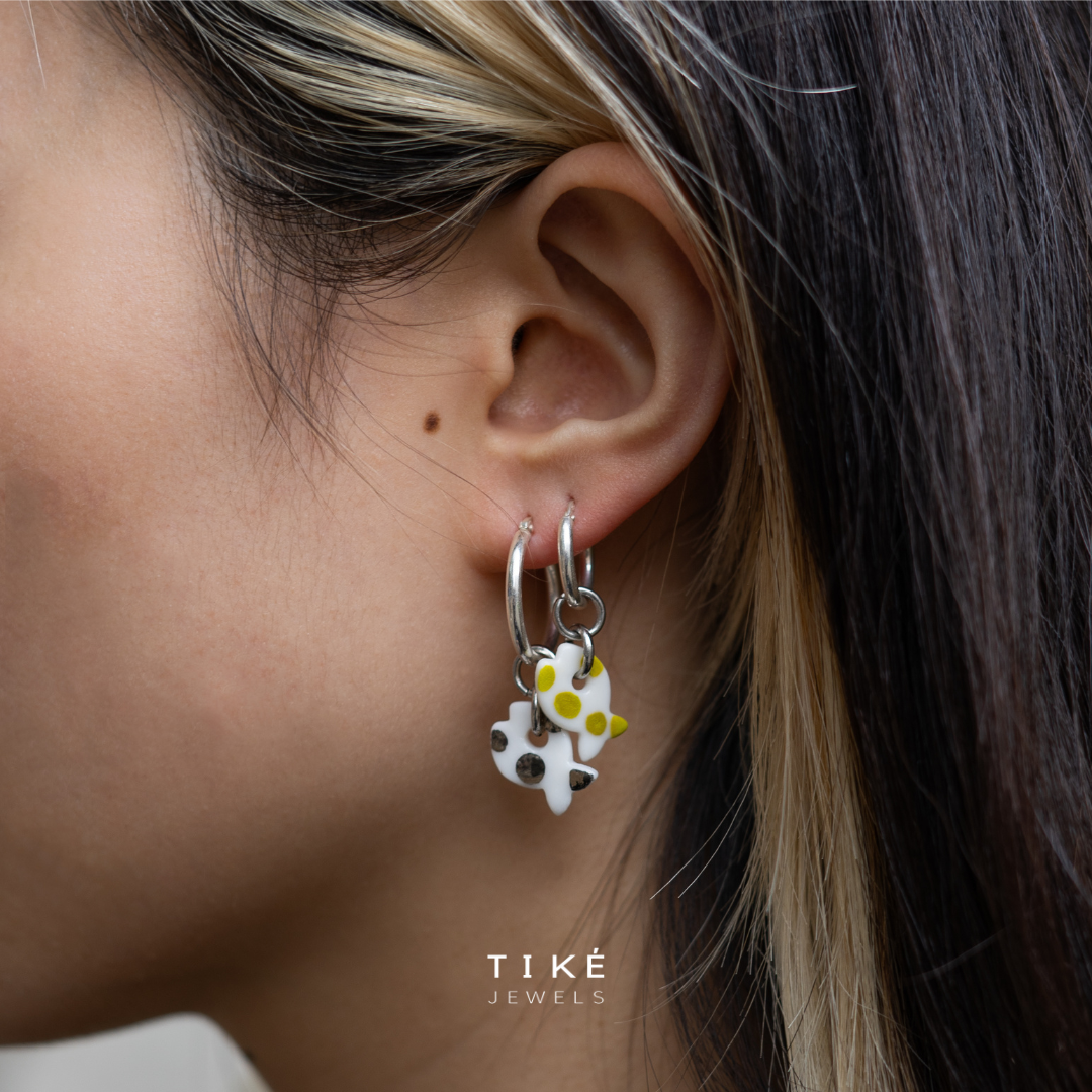 Charms di Identità: Tessendo Storie Personali con la Collezione di Tiké Jewels