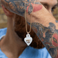 Collana Torchon Cuore Sacro in Porcellana