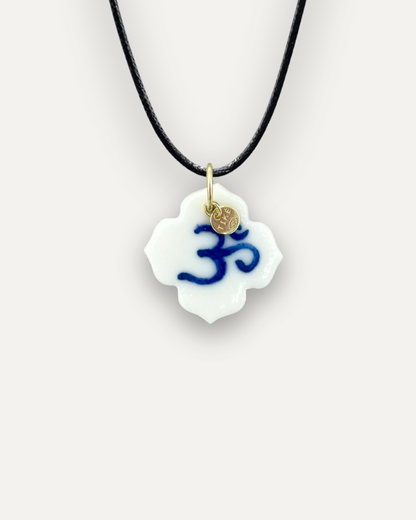 Charm - Fiore di Loto Om Blu ciondolo in Porcellana