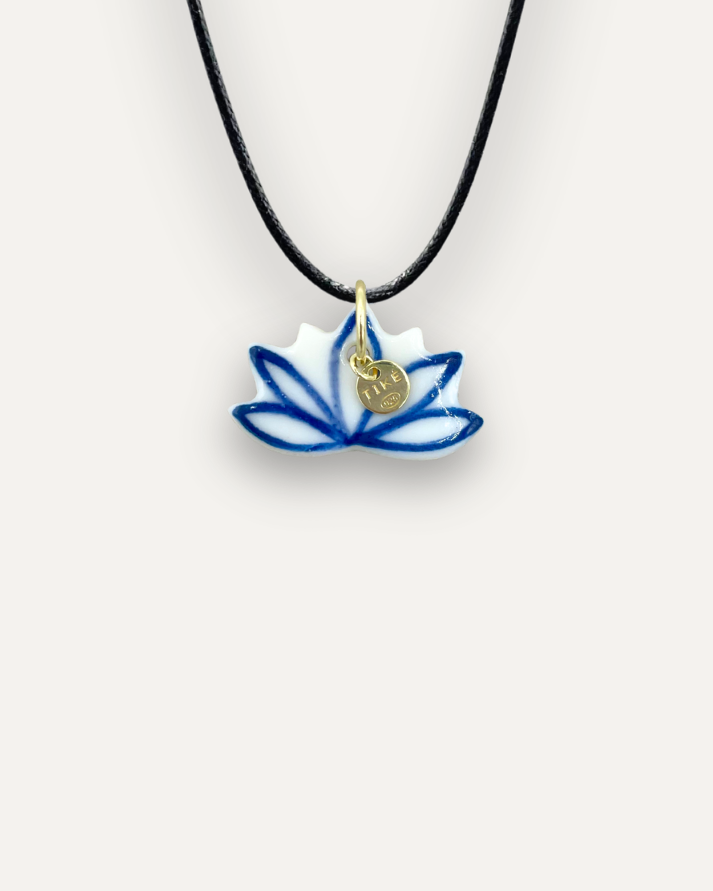 Charm - Fiore di Loto Blu ciondolo in Porcellana