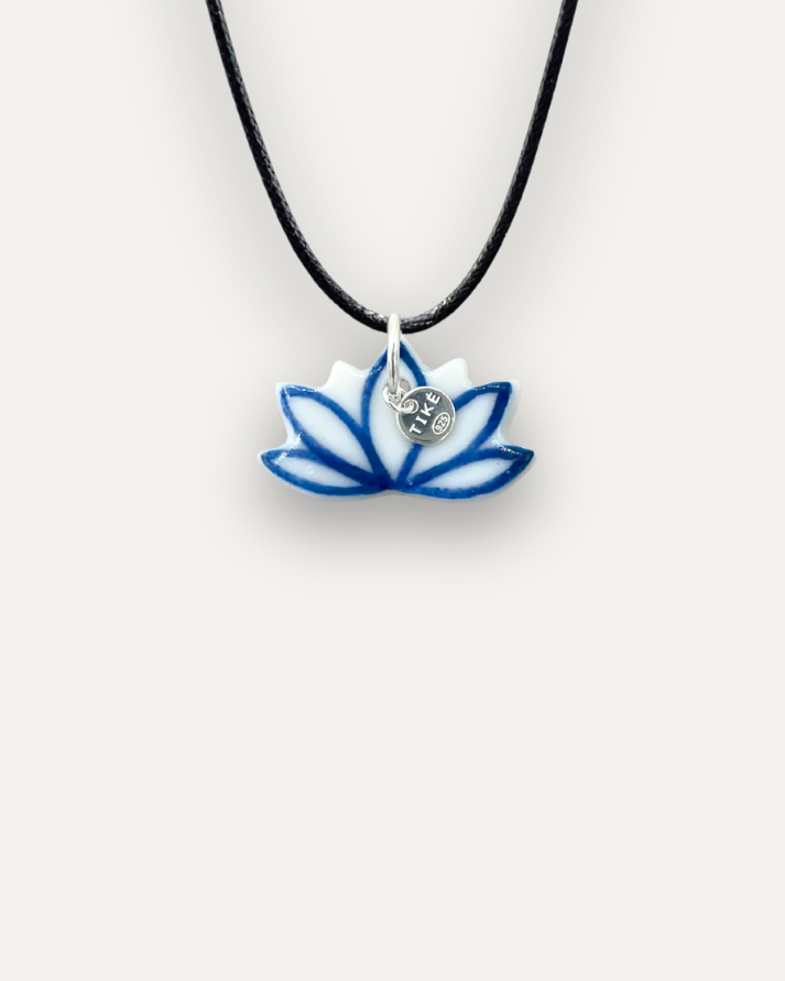 Charm - Fiore di Loto Blu ciondolo in Porcellana