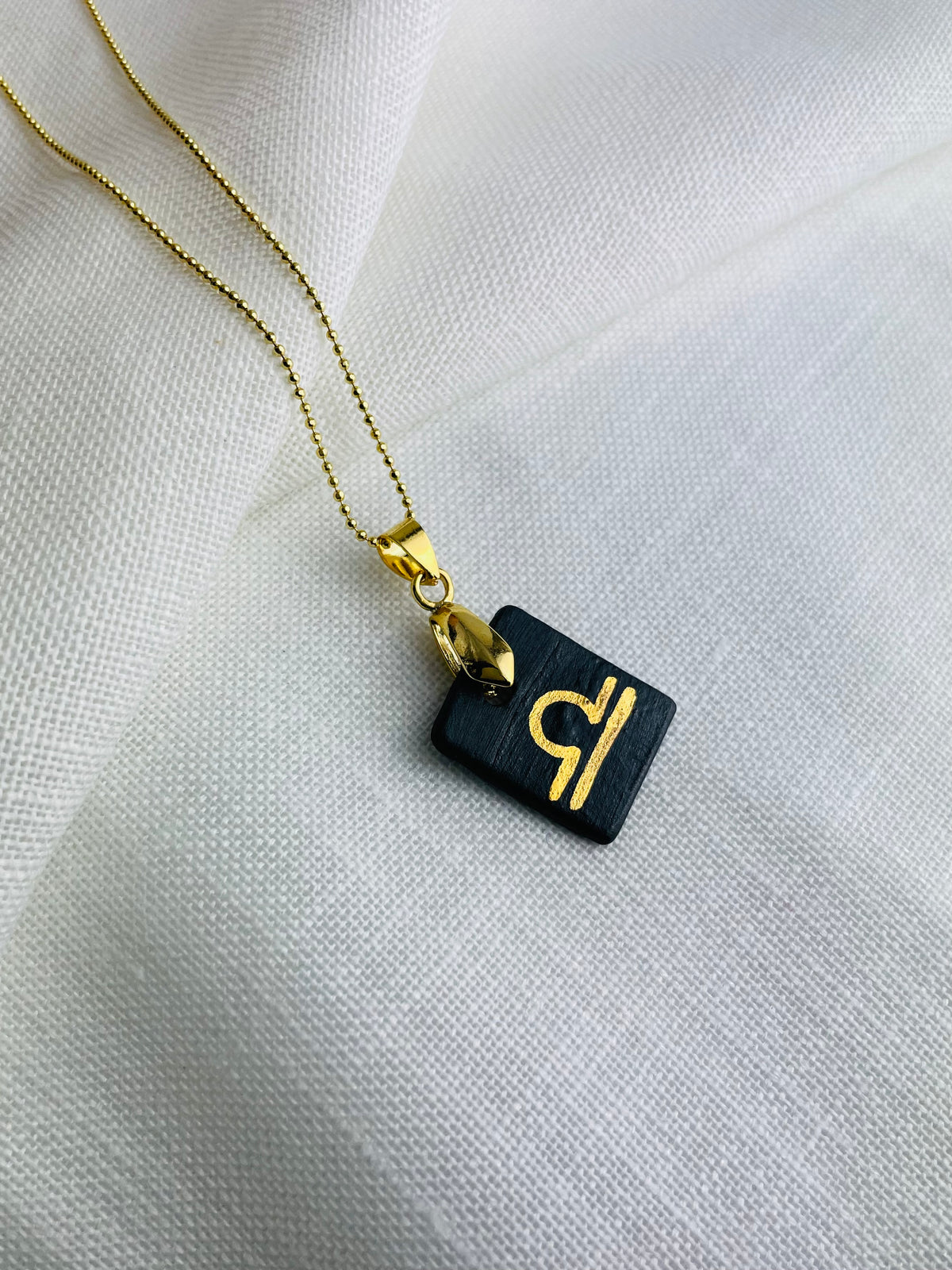 Collana Zodiaco in Porcellana Nera e Oro