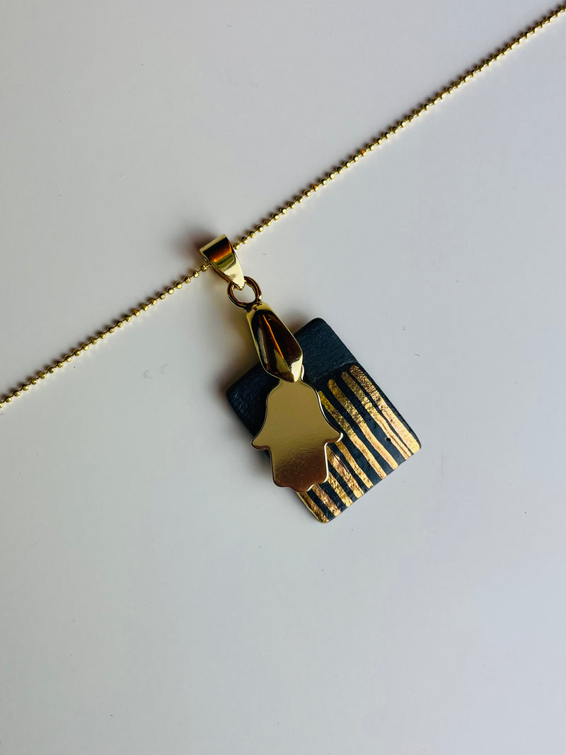 Collana Lunga Mano di Fatima Rettangolo in Porcellana Nera